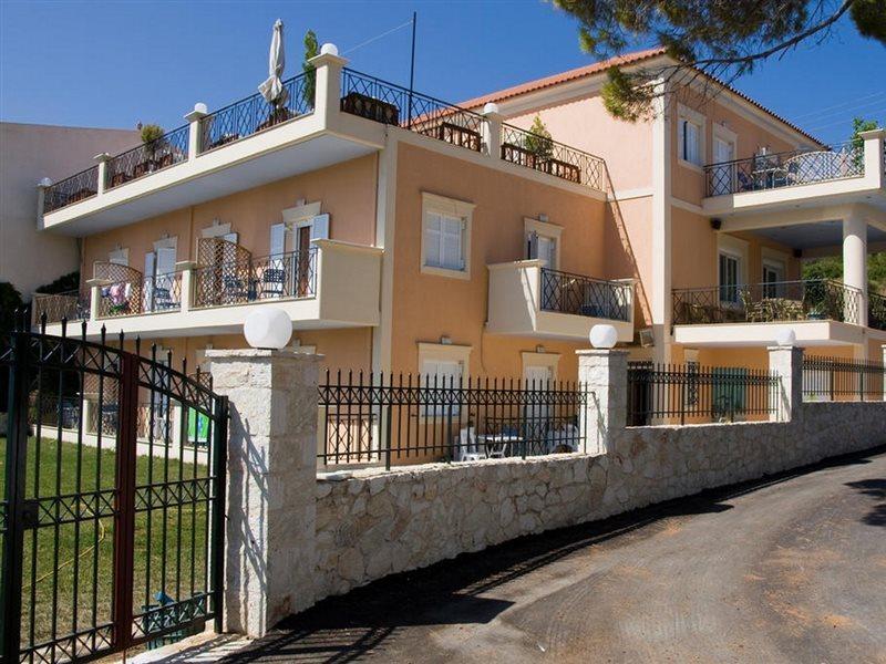 Kouvalata Lazaratos Hotel מראה חיצוני תמונה