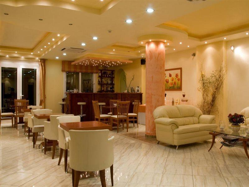Kouvalata Lazaratos Hotel מראה חיצוני תמונה