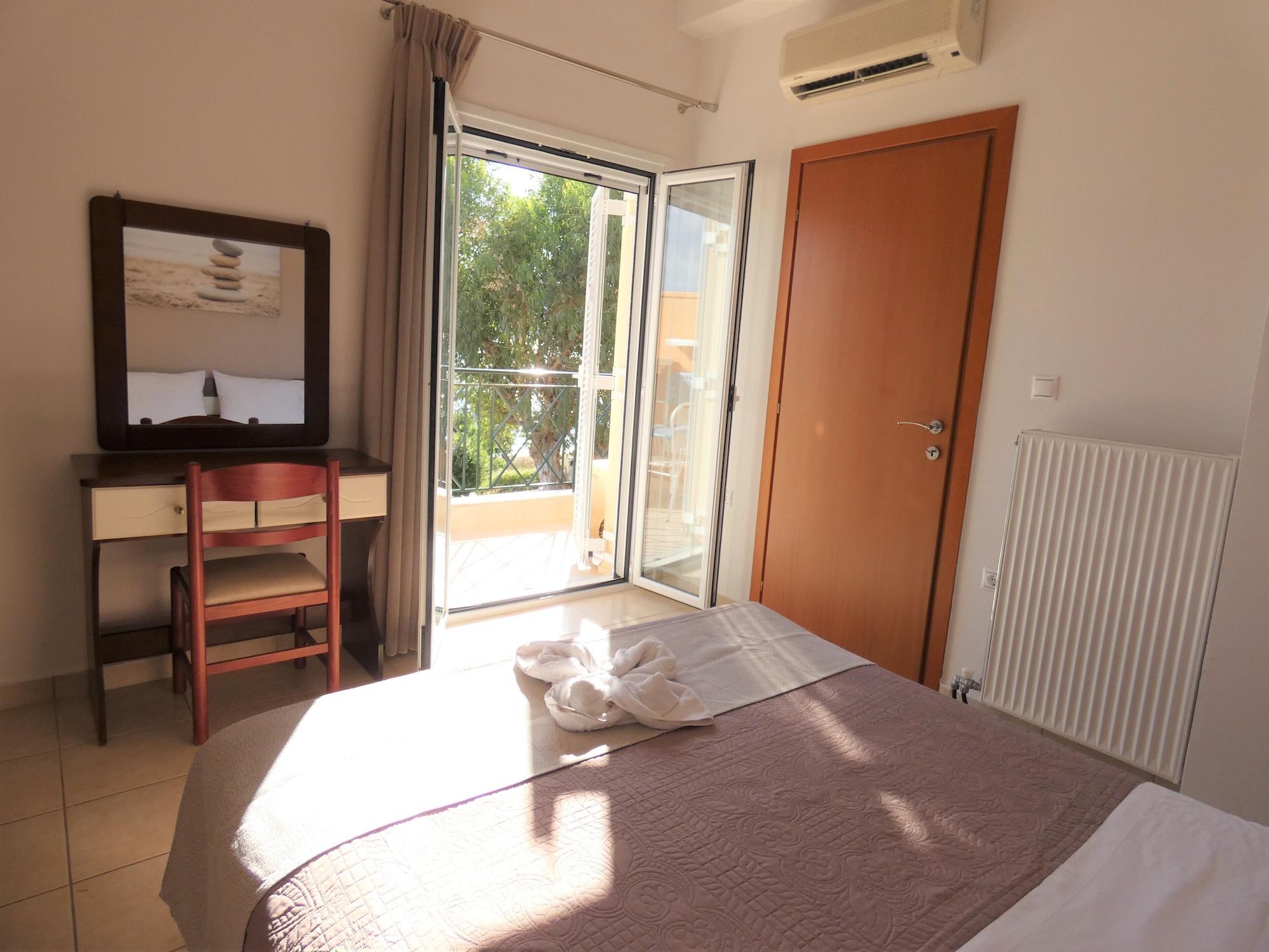 Kouvalata Lazaratos Hotel מראה חיצוני תמונה