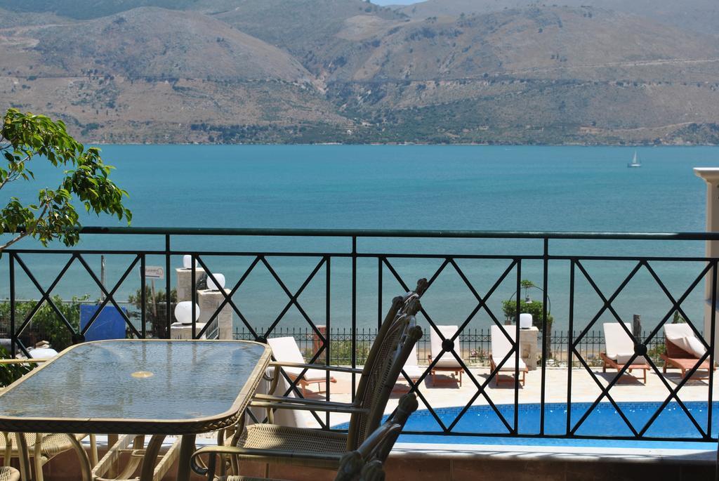 Kouvalata Lazaratos Hotel מראה חיצוני תמונה