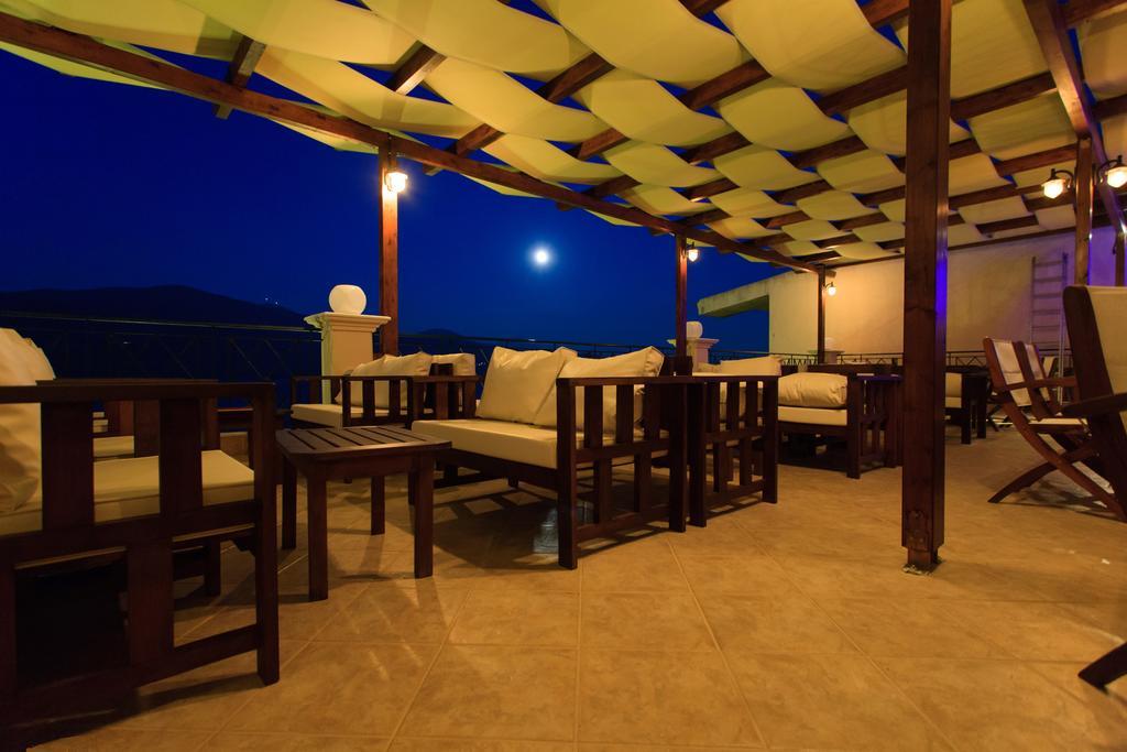 Kouvalata Lazaratos Hotel מראה חיצוני תמונה
