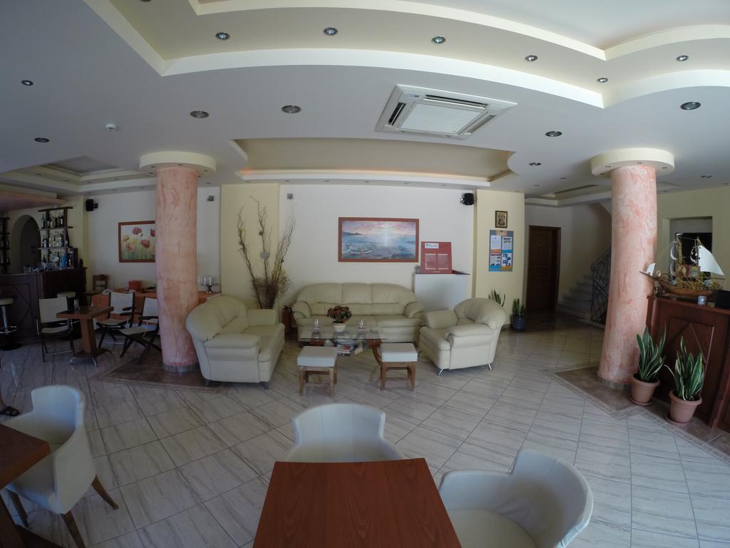 Kouvalata Lazaratos Hotel מראה חיצוני תמונה