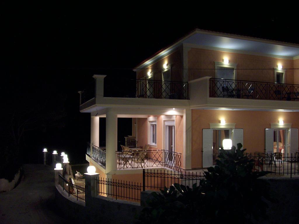 Kouvalata Lazaratos Hotel מראה חיצוני תמונה