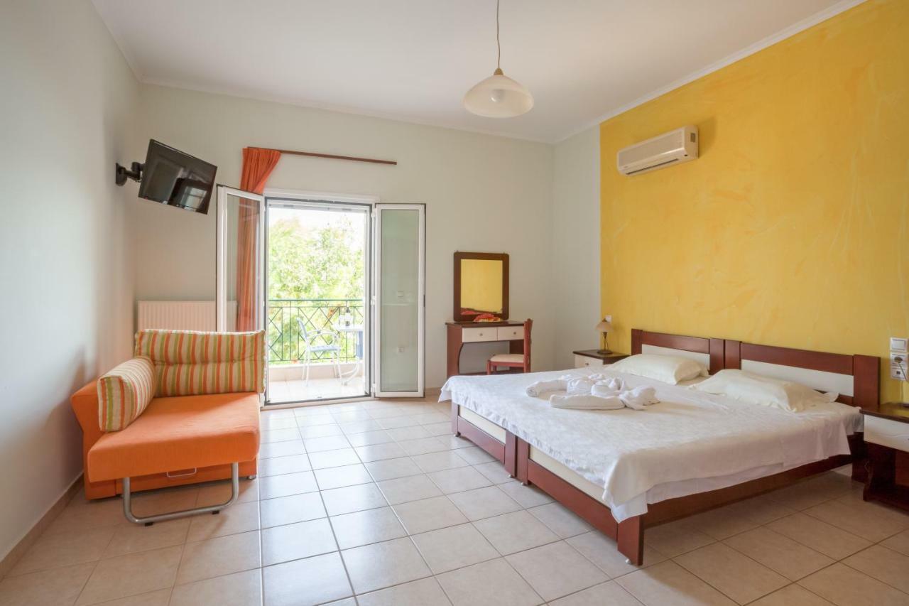 Kouvalata Lazaratos Hotel מראה חיצוני תמונה
