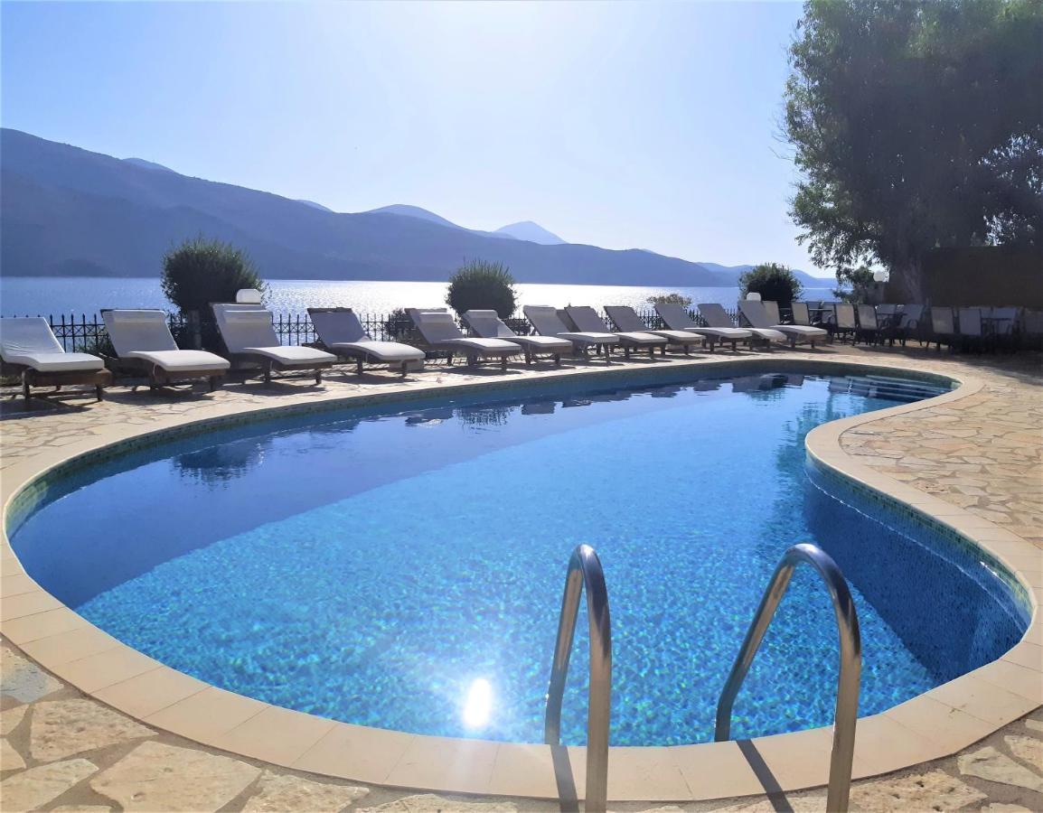 Kouvalata Lazaratos Hotel מראה חיצוני תמונה