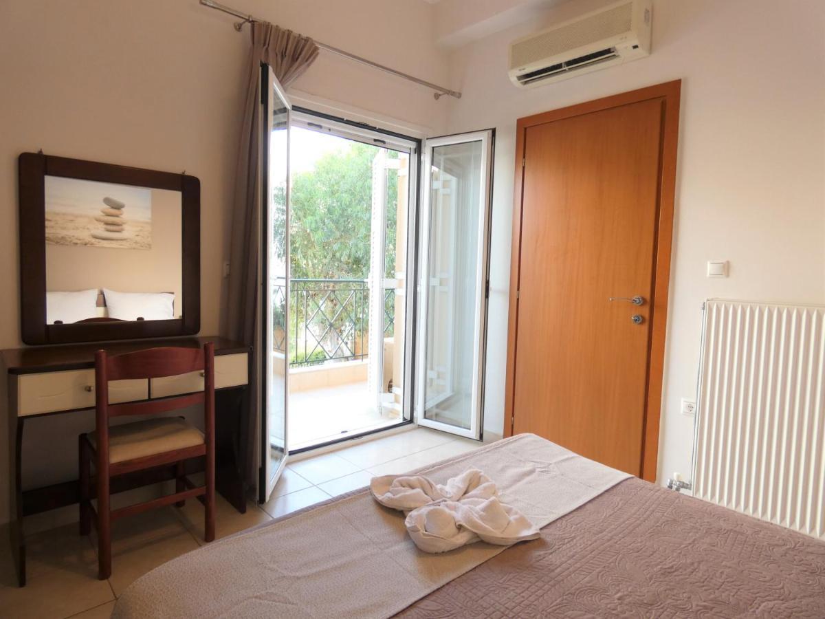 Kouvalata Lazaratos Hotel מראה חיצוני תמונה