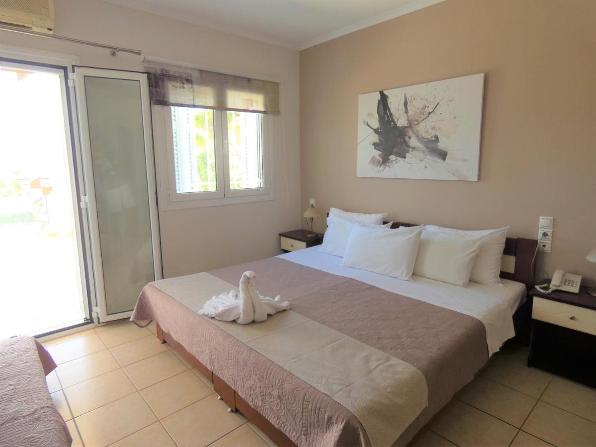 Kouvalata Lazaratos Hotel מראה חיצוני תמונה